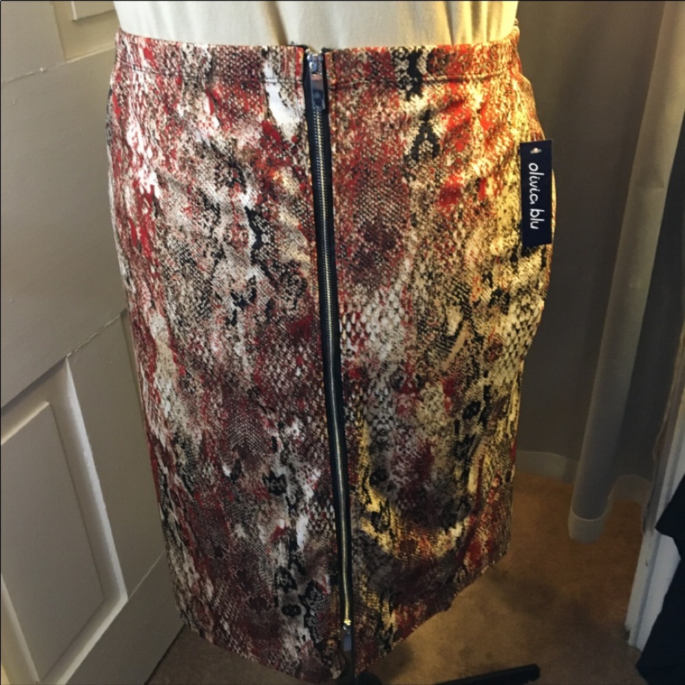 ✨olivia blu faux snakeskin pencil skirt✨